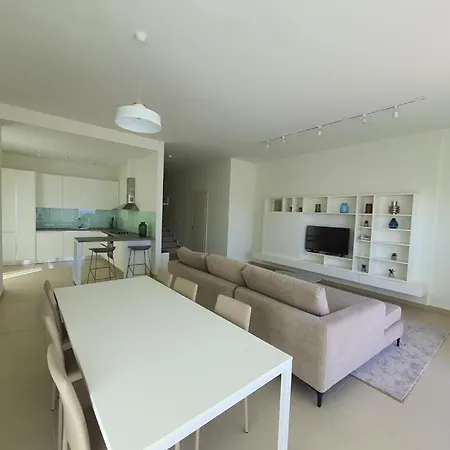Breroy Apartment Palasë